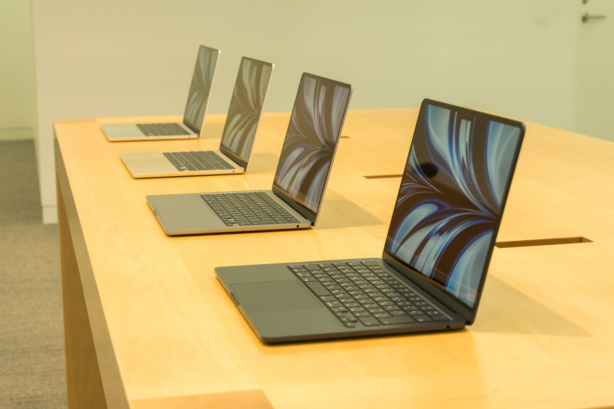MacBook Airのある生活」これって新時代のノートPCなんじゃ…？
