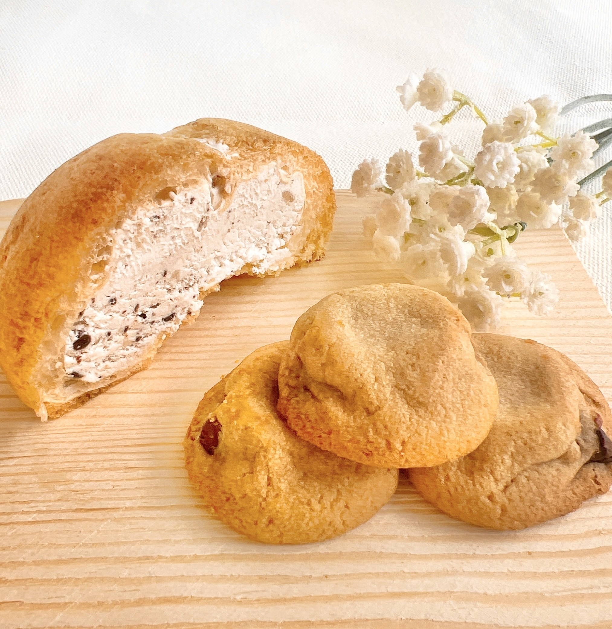 不二家のクリームがたっぷりなスイーツ「シュークリーム凍っちゃいました!(カントリーマアム風味)」が美味しい