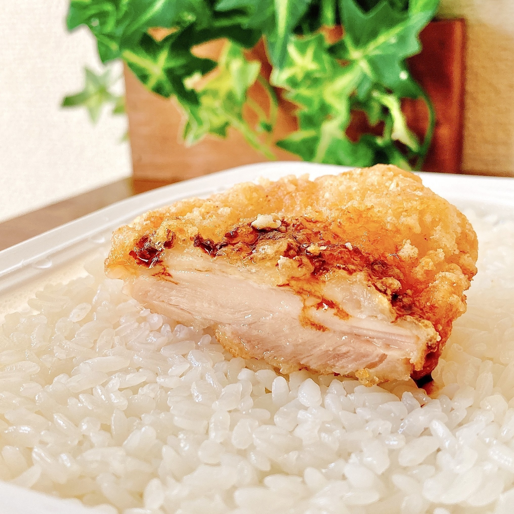 LOWSON（ローソン）の激うまおつまみ「パリチキ」