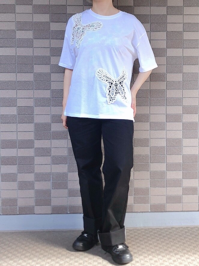 ZARA（ザラ）のオススメトップス「バタフライクロシェ Ｔシャツ」モダンファッションやストリートスタイル合う白Tシャツ