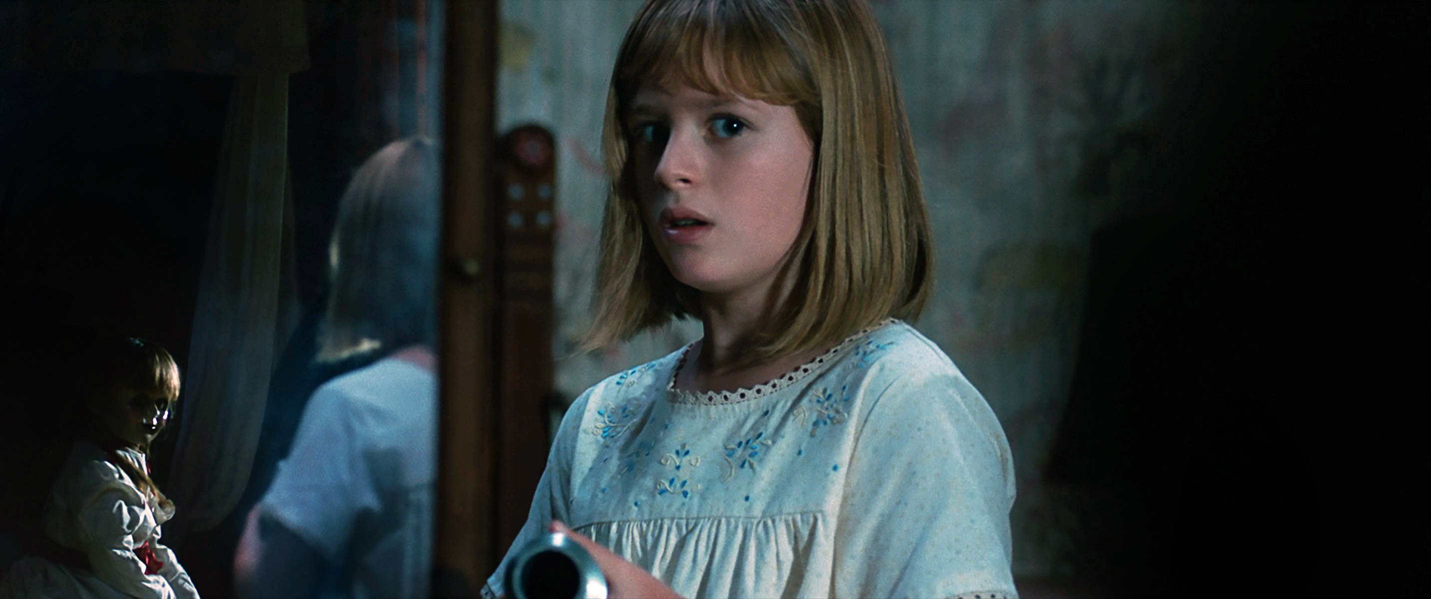Lulu Wilson comes face-to-face with the terrifying titular doll from &quot;Annabelle: Creation&quot;
