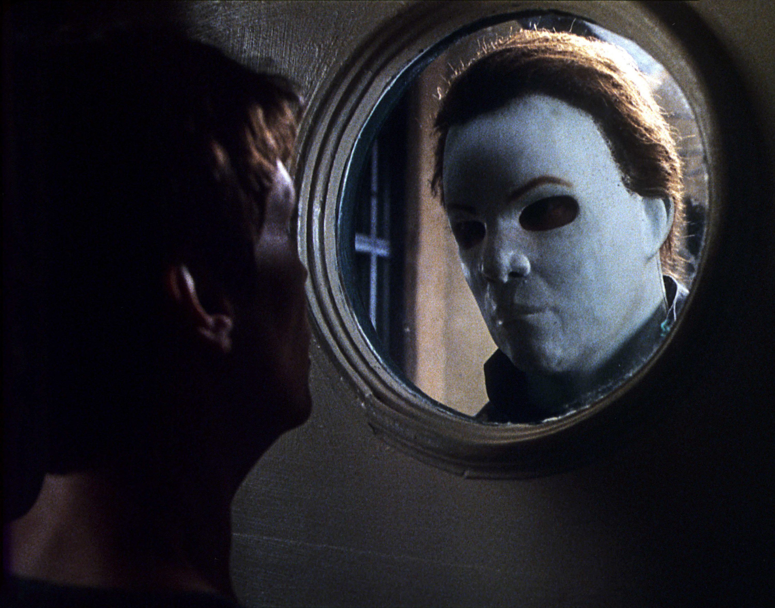 Laurie Strode and Michael Myers come face-to-face again in &quot;Halloween: H20 - 20 Years Later&quot;