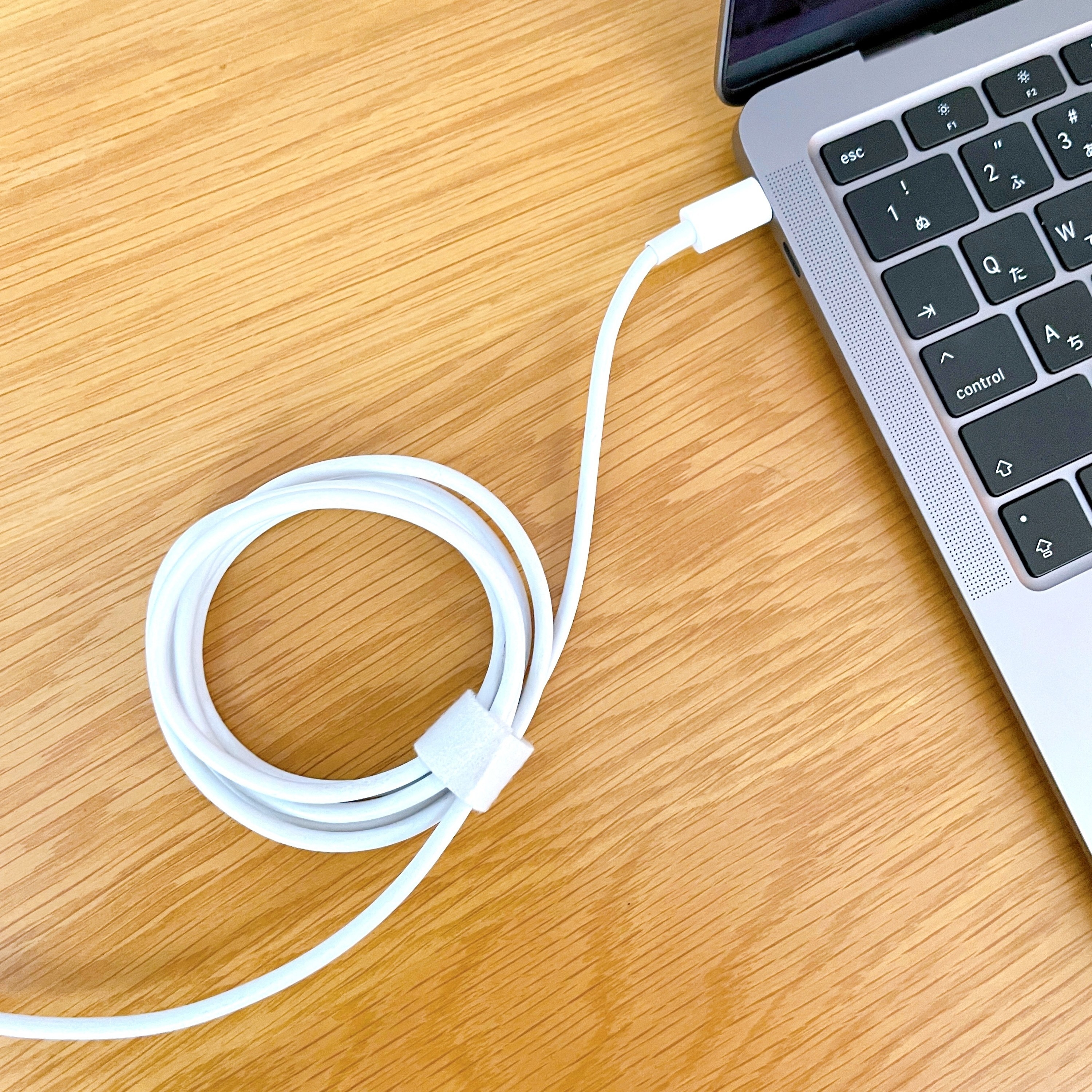 無印良品のオススメの便利グッズ「ミシン目入り結束テープ」