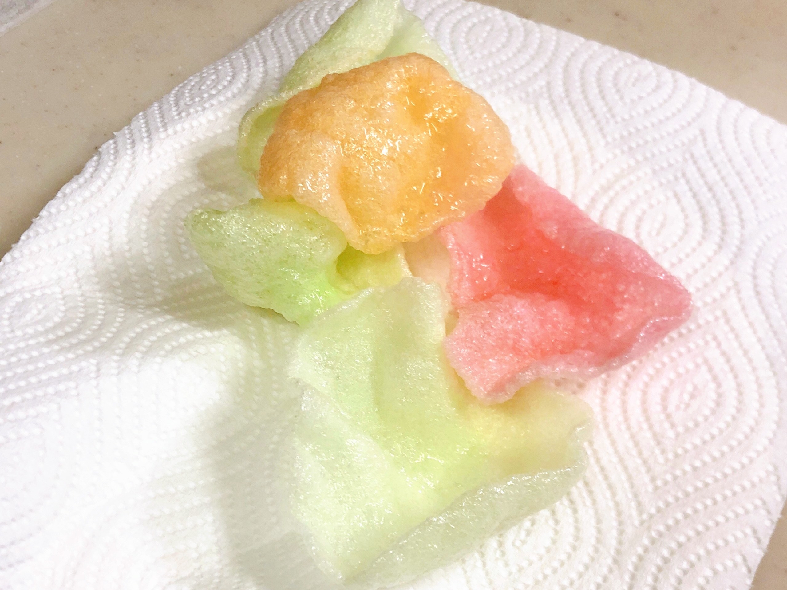 KALDI（カルディ）のオススメお菓子「連発牌 龍蝦片（えびせん）5色」