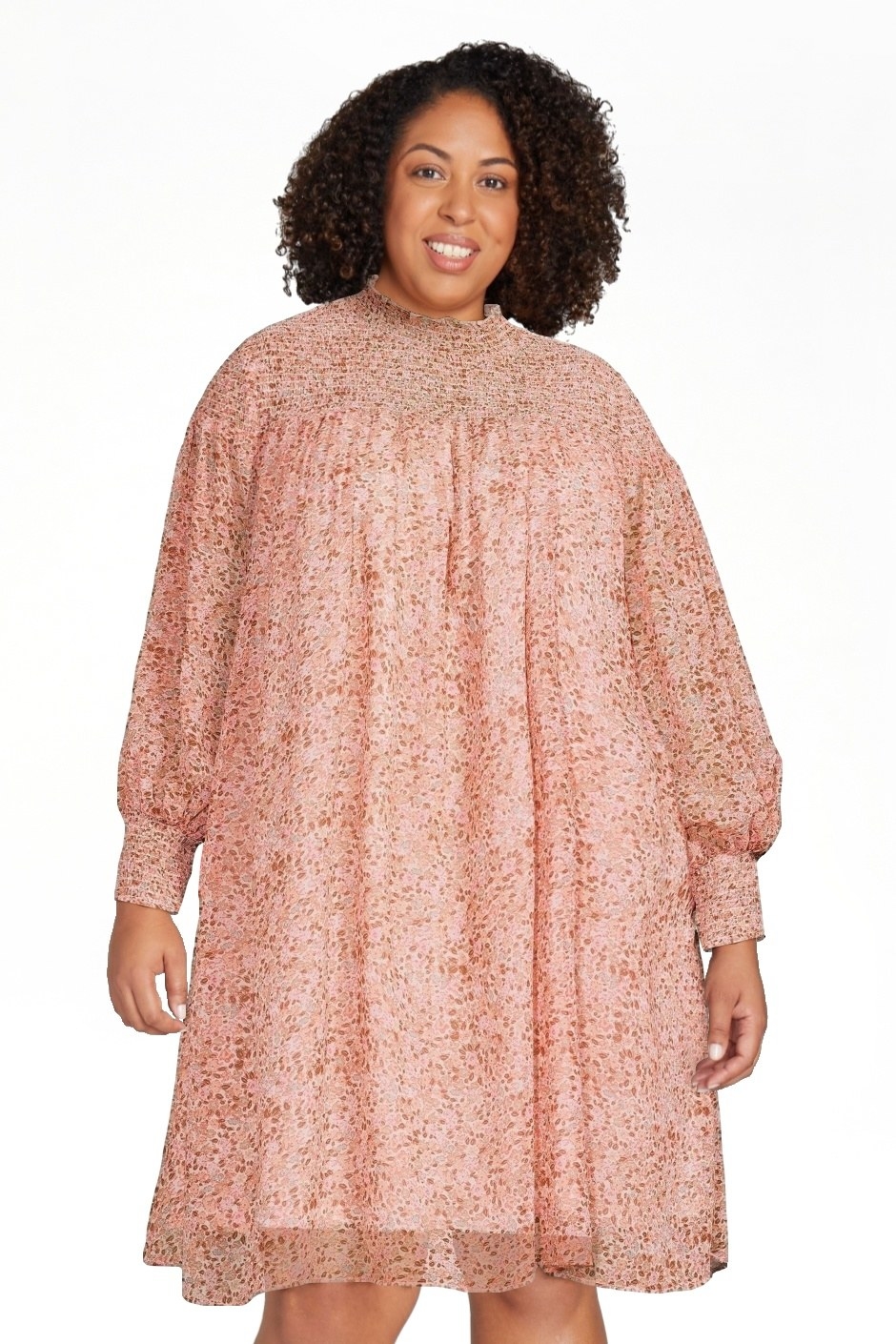 model wearing pink dress