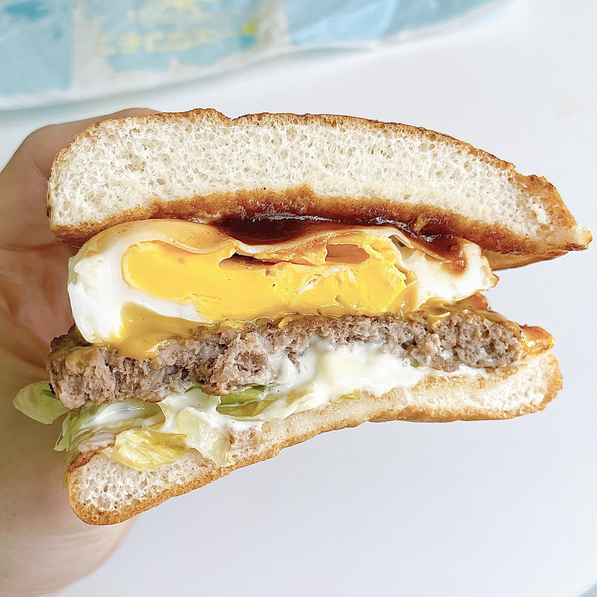 マクドナルドのオススメの新作バーガー「チーズロコモコ」