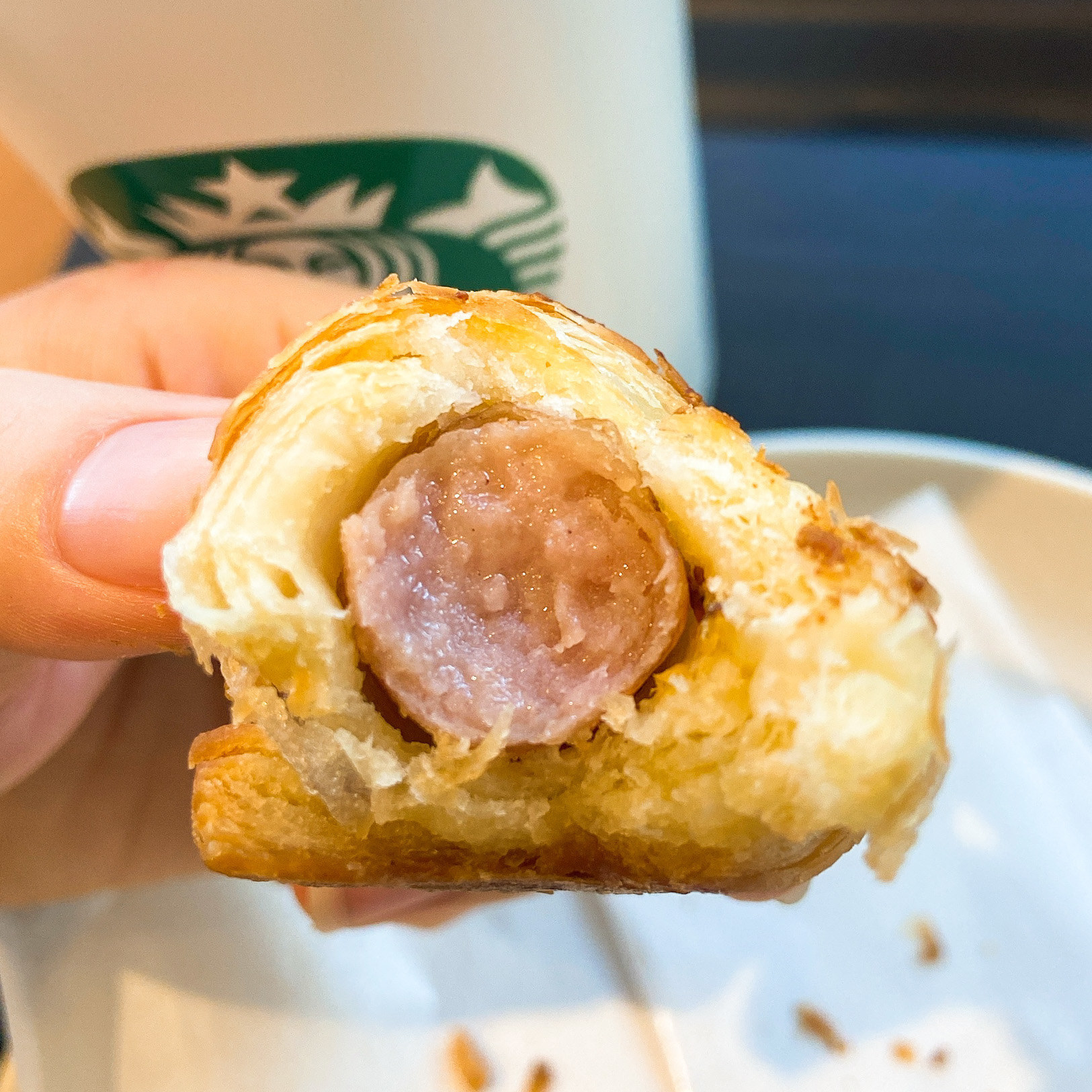 Starbucks Coffee（スターバックスコーヒー）のオススメフード「あらびきソーセージパイ」