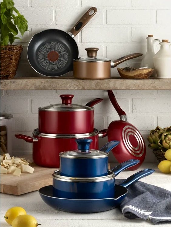 The non-stick cookware set