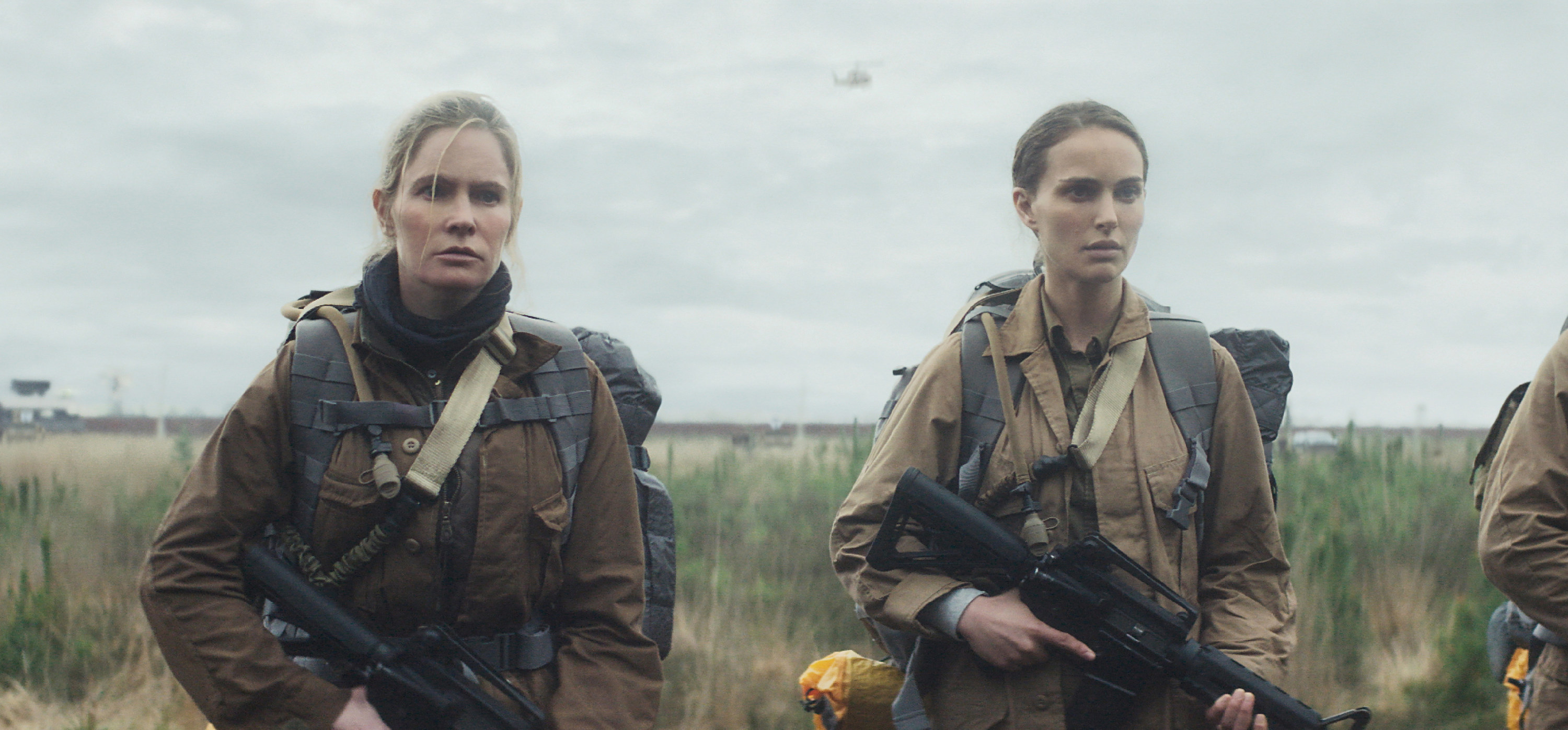 jennifer jason leigh and natalie portman in annihilation