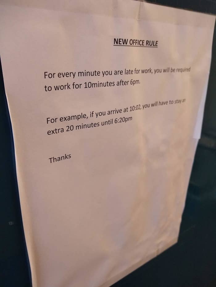 A note asking employees to stay late if they come in to work late