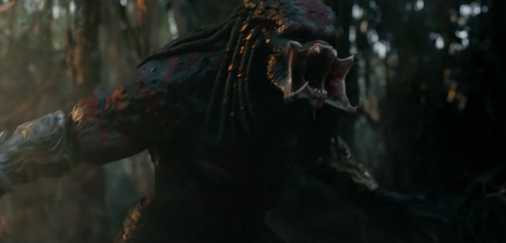 The Predator howling without his mask in &quot;The Predator&quot;