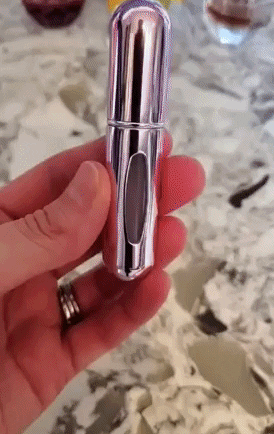 a model demonstrates how to use the atomizer