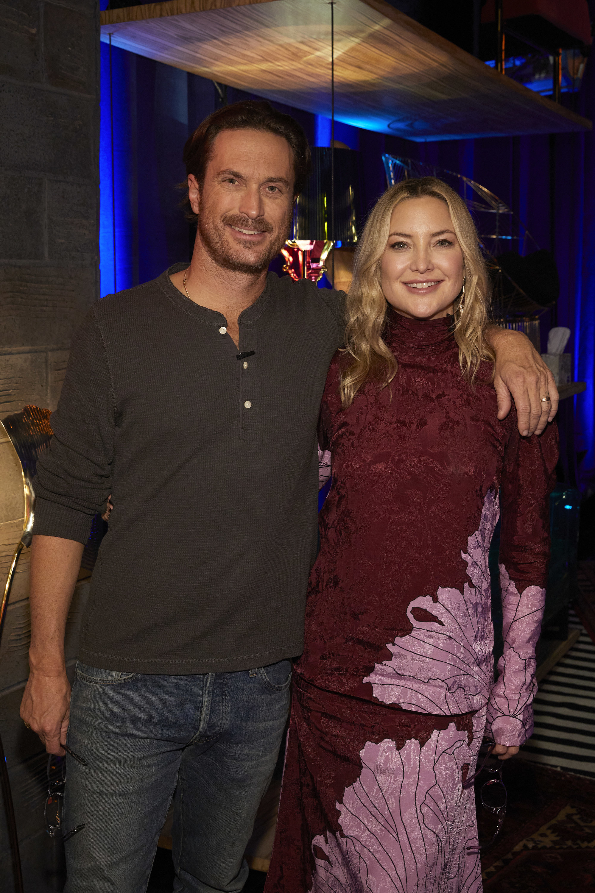 Oliver Hudson and Kate Hudson posing together in 2021