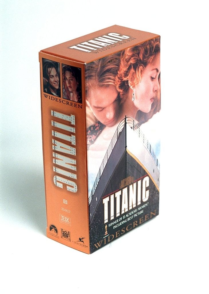 Titanic movie box