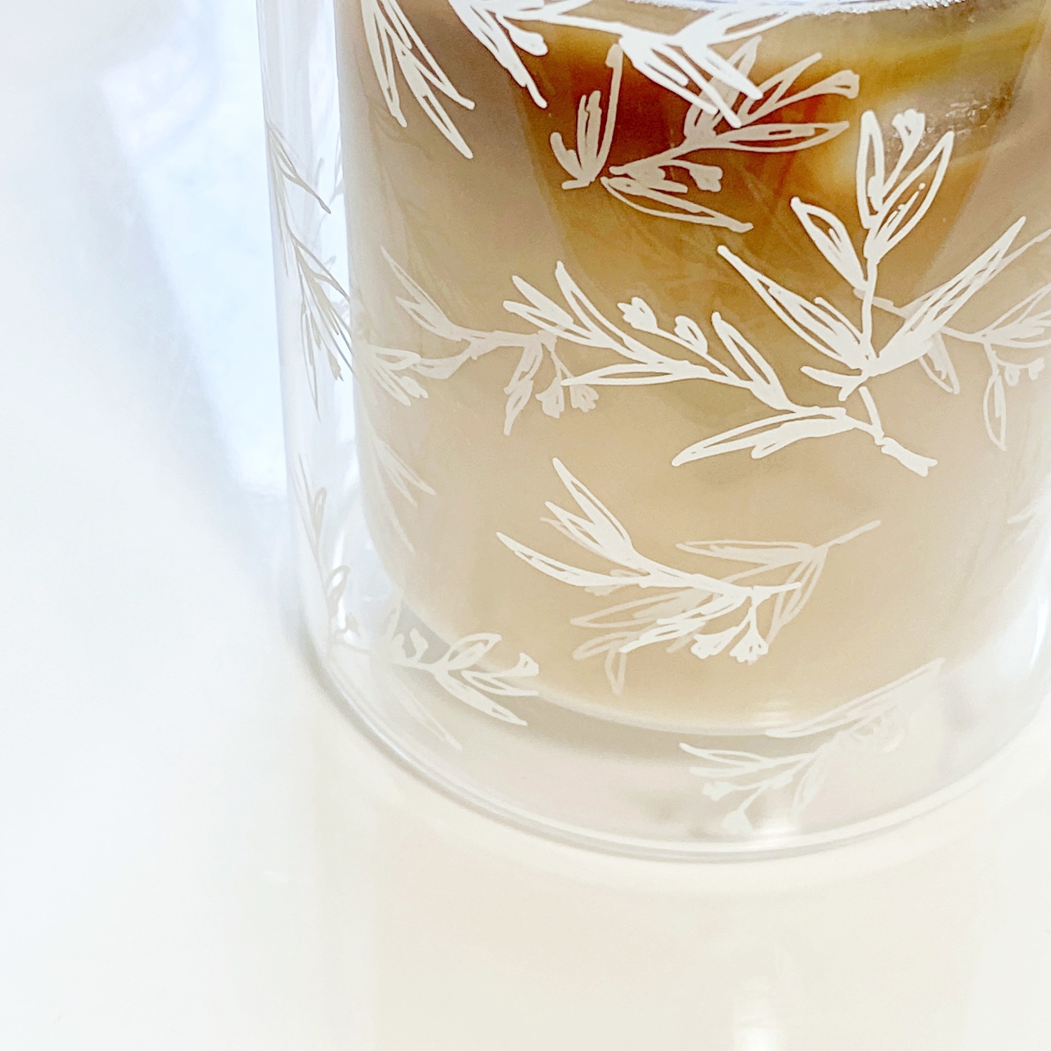 Francfranc(フランフラン)のおすすめ雑貨「フラワー&リーフ ダブルウォールグラス(2個セット)」