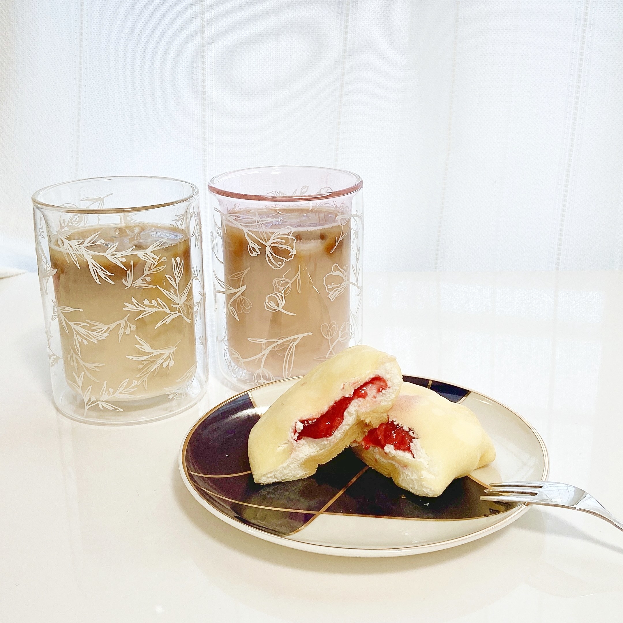 Francfranc(フランフラン)のおすすめ雑貨「フラワー&リーフ ダブルウォールグラス(2個セット)」