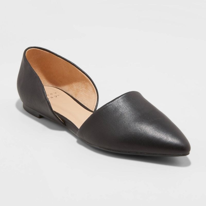 the ballet flats in black