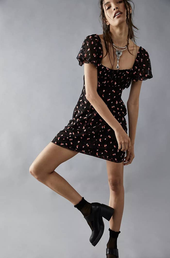 model wearing the dress in black