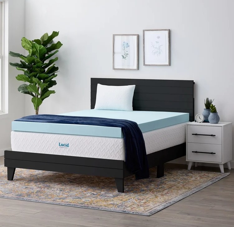 The aloe and gel infused mattress topper