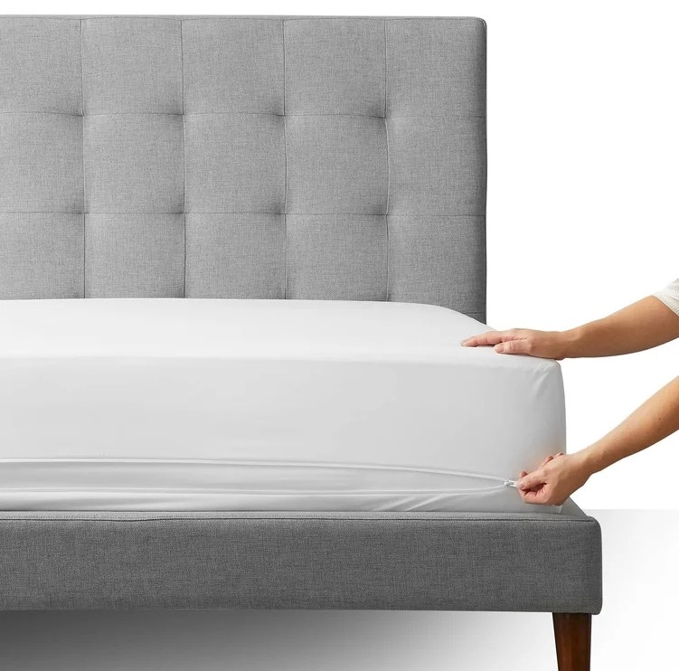 The hypoallergenic and waterproof mattress protector