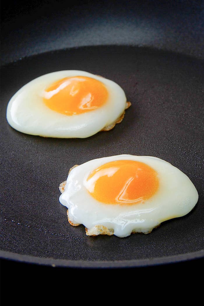 自由研究 卵1つで目玉焼き2つ作る レシピ 作り方 Tasty