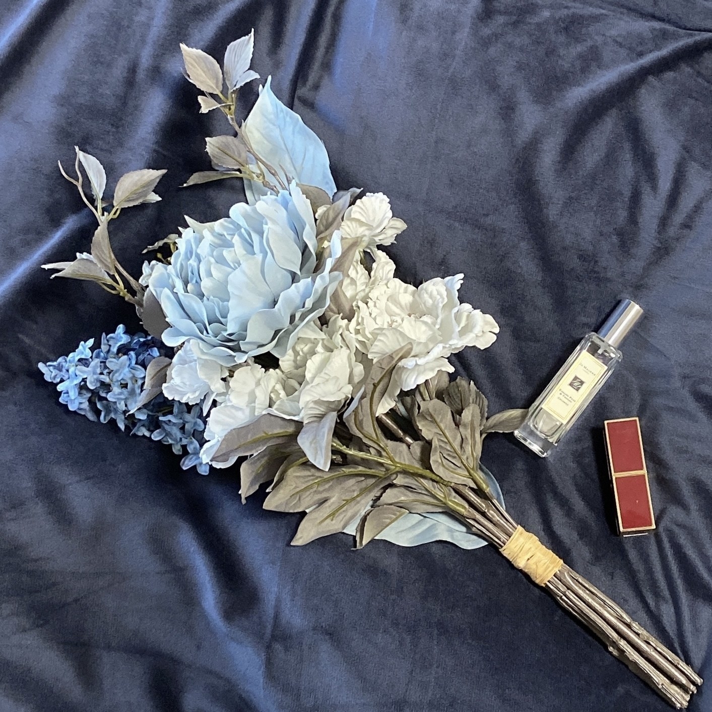 Francfranc（フランフラン）のおすすめ造花「ブーケ ピオニーリーフミックス ブルー」