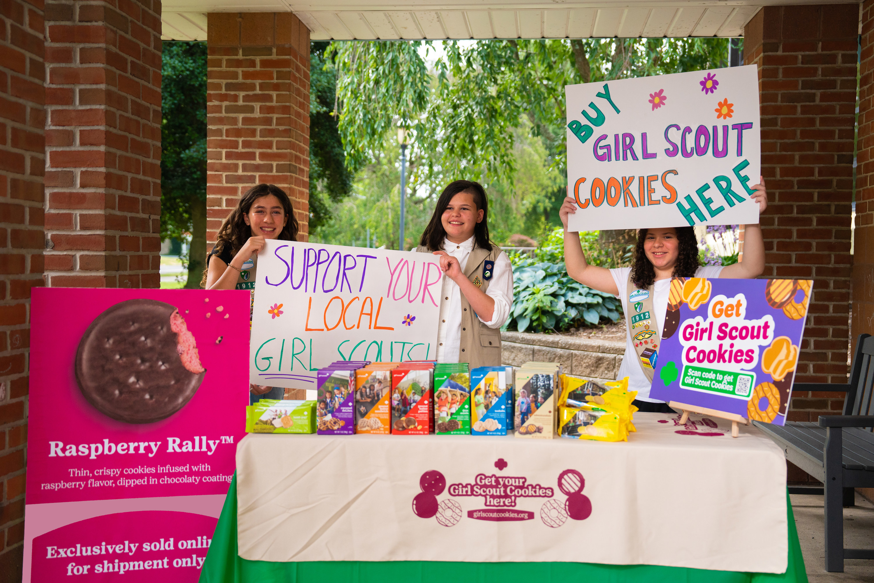 girl scouts selling girl scout cookies