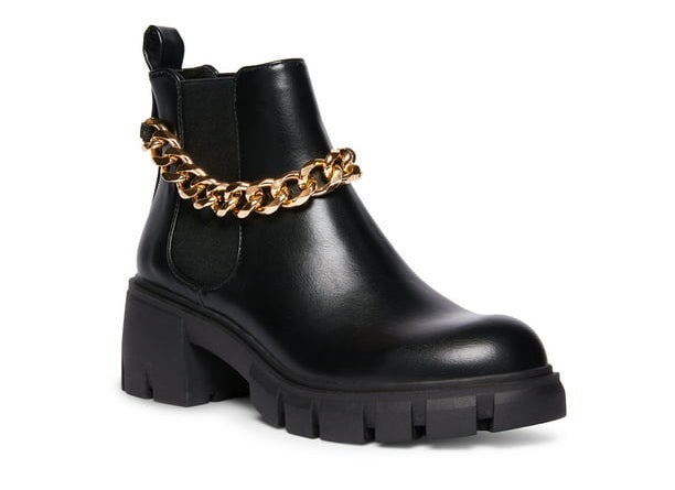 photo of the black boot with a gold chain