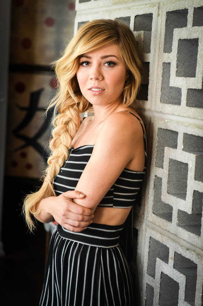 Hot Lesbian Jennette Mccurdy Fucking - Jennette McCurdy Discussed Portraying A â€œFood-Obsessedâ€ Character On â€œiCarlyâ€  While Having an Eating Disorder