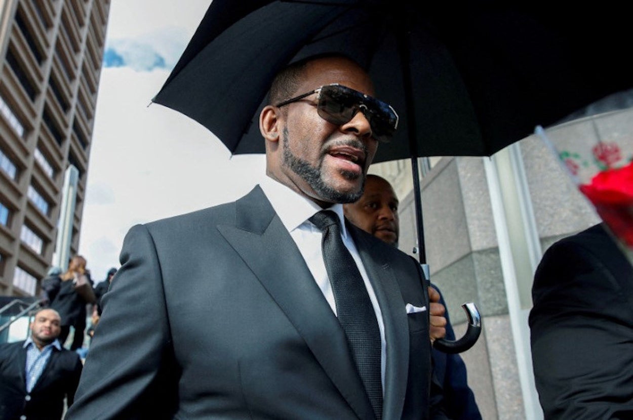 Buzzfee R. Kelly R. Kelly Attorney Decries His Child Sex Abuse Case As Part Of A “Mob ...