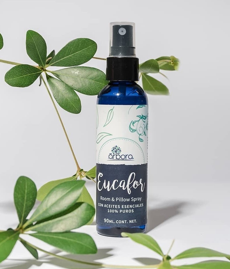 Spray con eucalipto y aceites esenciales para almohada y habitación