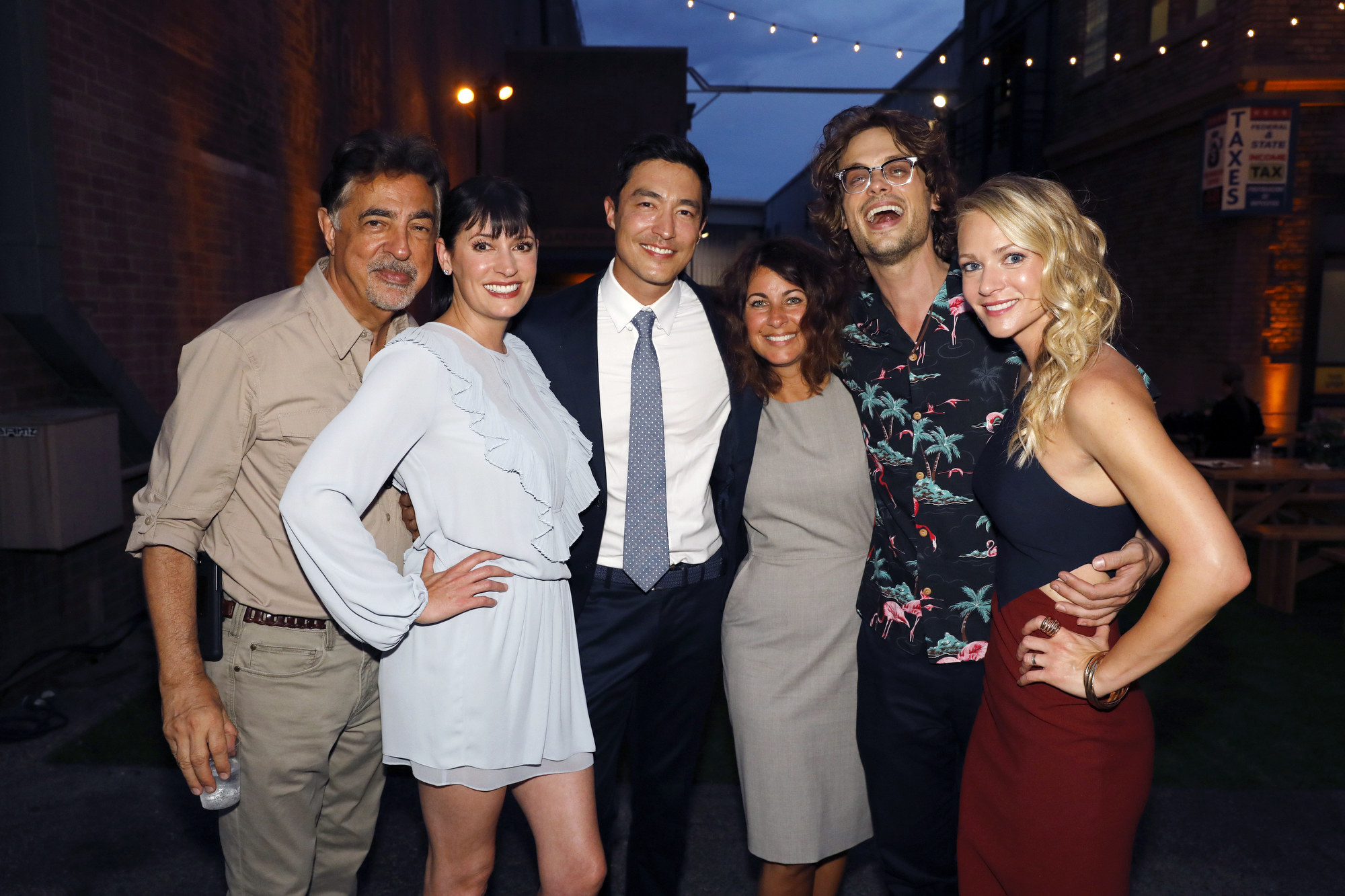 Joe Mantegna, Paget, Daniel, Erica, Matthew, and A.J. Cook posing for a group photo