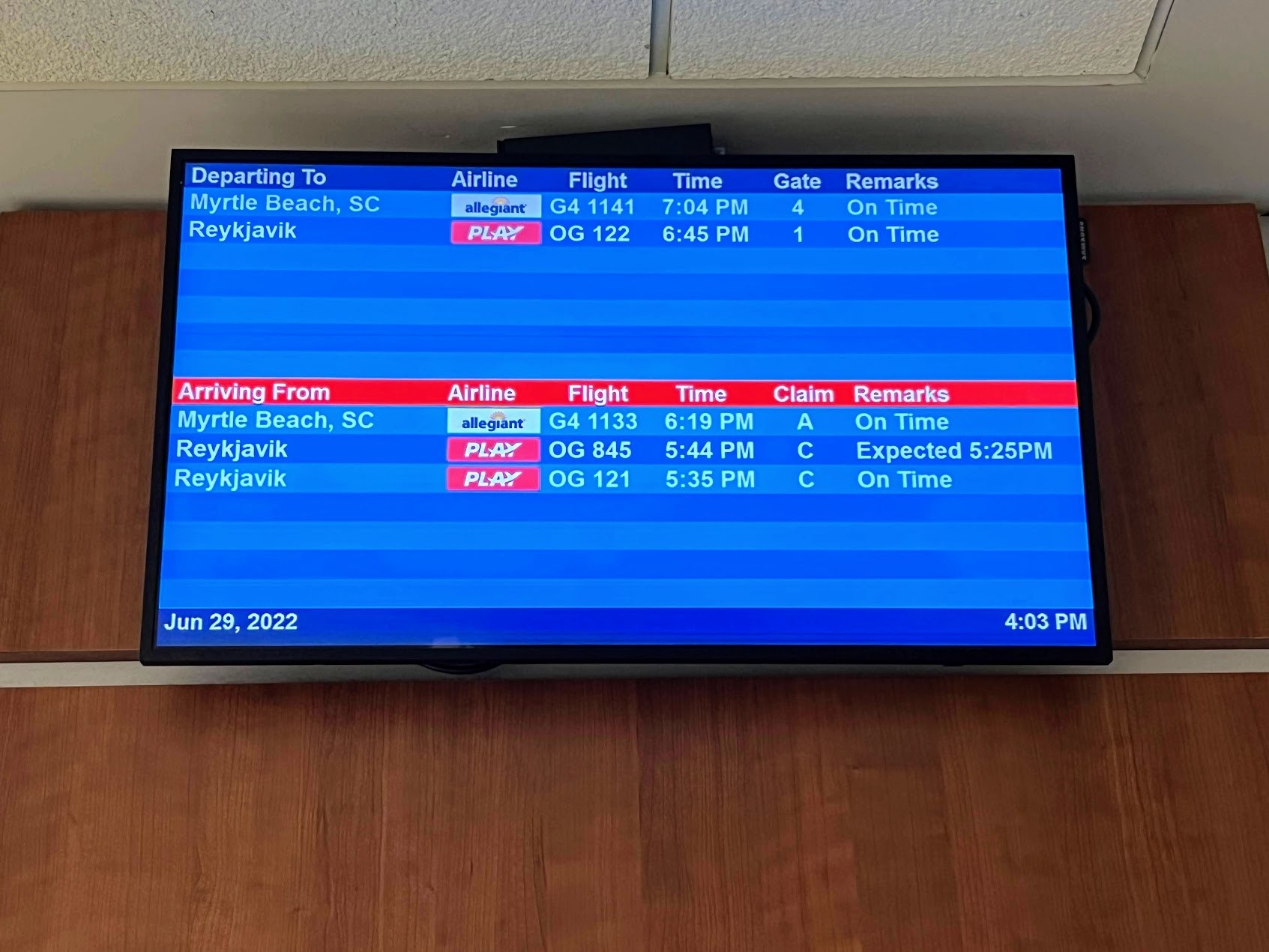 The airport screen
