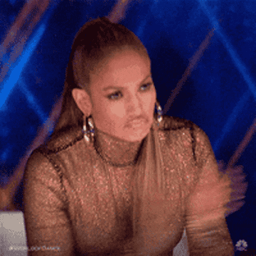 Jennifer Lopez applauding