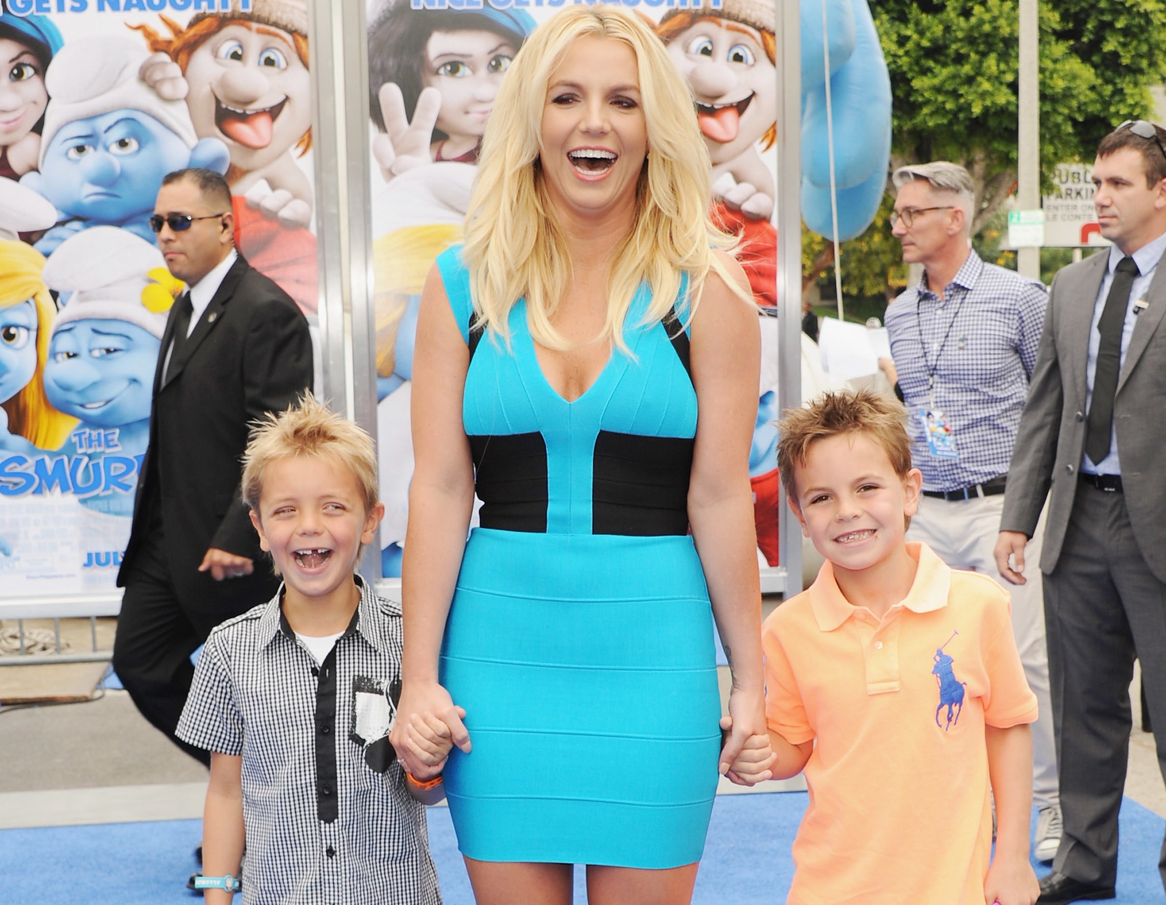 Britney poses with her sons