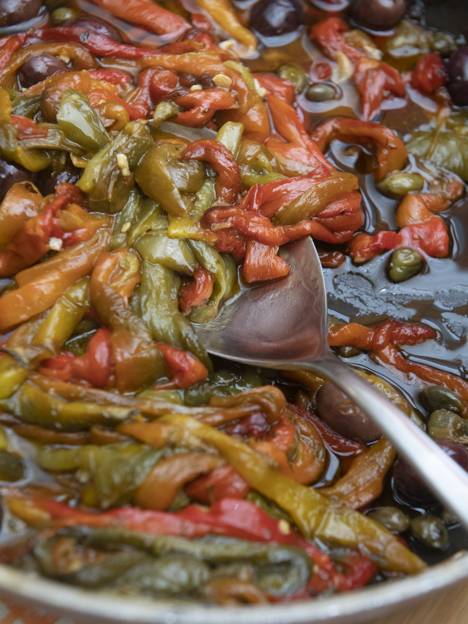 Bell pepper peperonata with capers and black olives