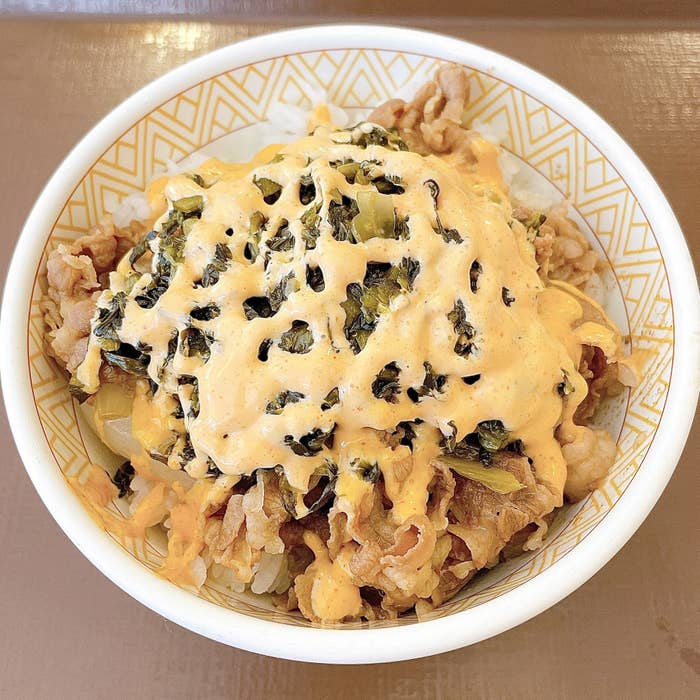 すき家のオススメのメニュー「高菜明太マヨ牛丼」