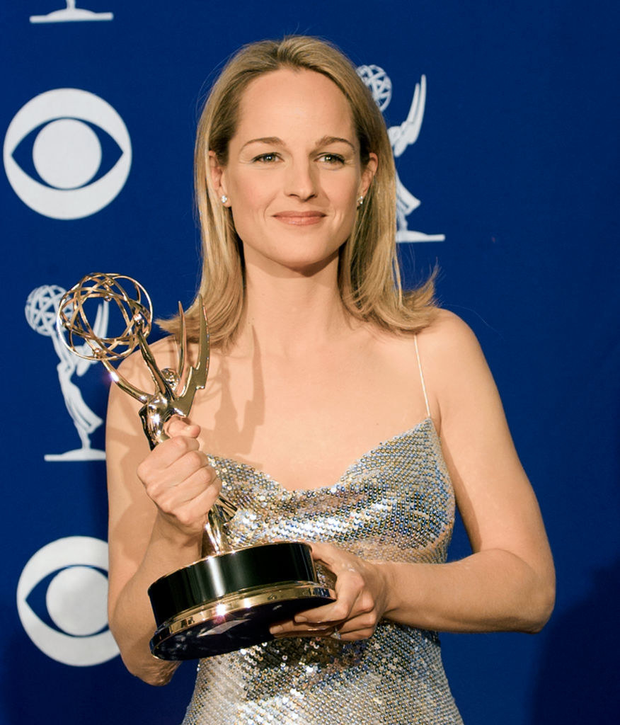 Helen Hunt holding an Emmy
