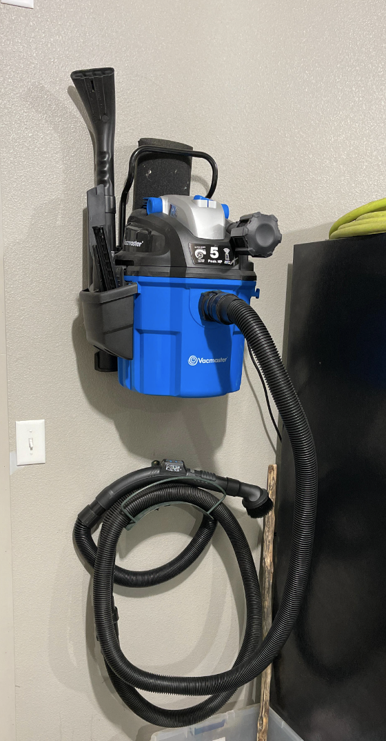 reviewer&#x27;s wall mounted dry vac