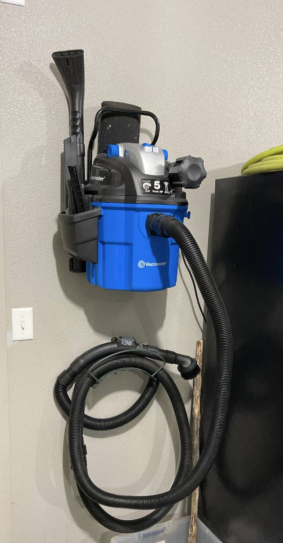 reviewer's wall mounted dry vac