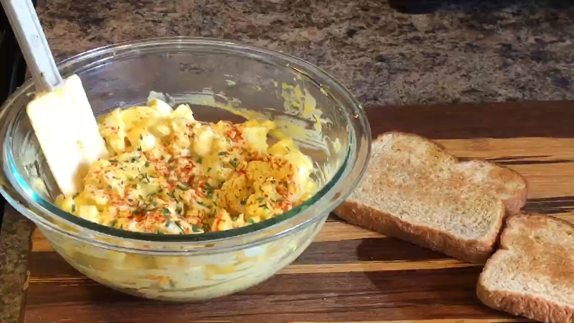 egg salad with toast