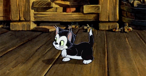 Figaro walking happily in Disney's "Pinocchio"