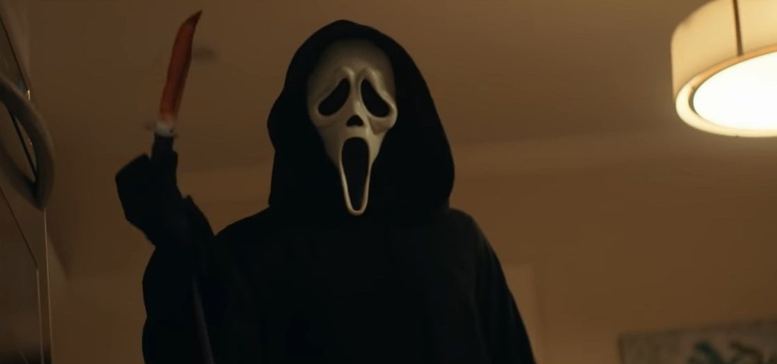 Ghostface holding a bloody knife in &quot;Scream&quot; (2022)