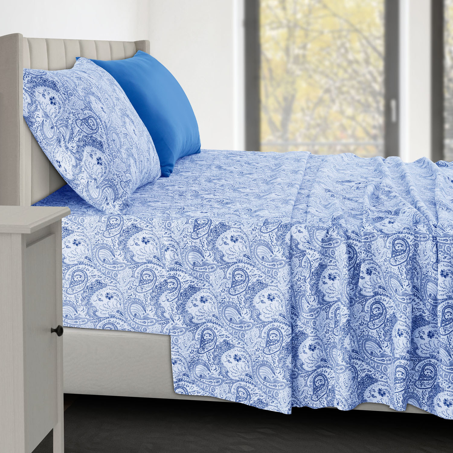 the blue and white paisley sheets