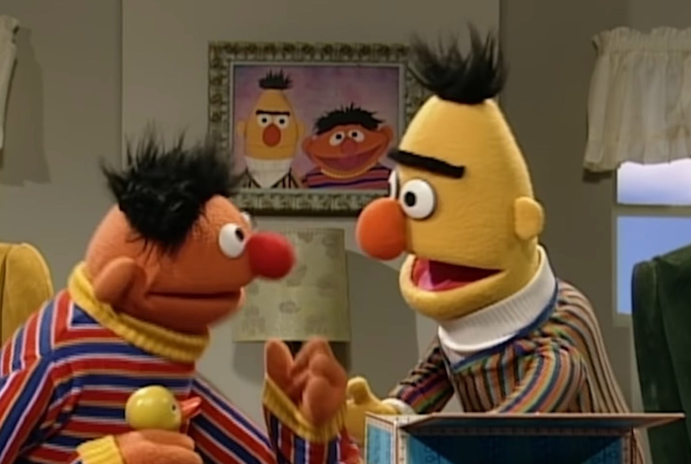 Bert and Ernie talking in &quot;Sesame Street&quot;