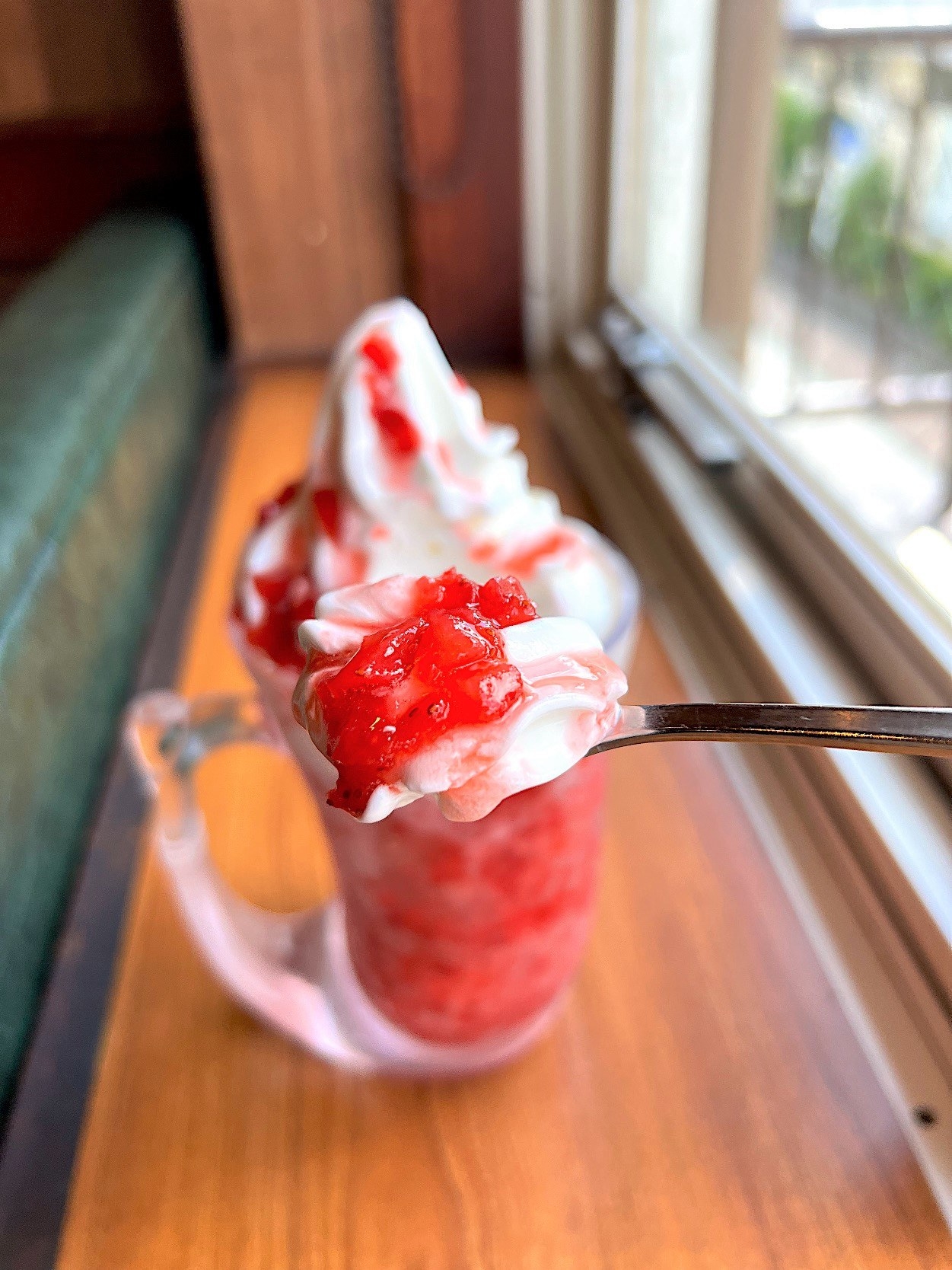 コメダ超えにきてるな…!びっくりドンキーの「デカ盛りスイーツ コメダ超えにきてるな…!びっくりドンキーの「デカ盛りスイーツ