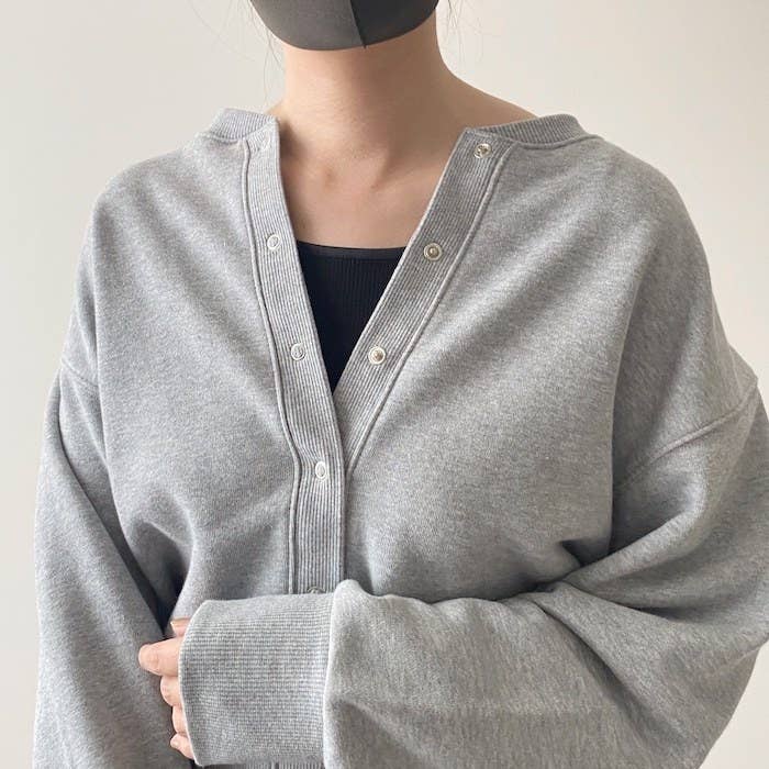 秋の羽織りにドンピシャだわ Guの 1990円トップス 丸みのあるシルエットが可愛すぎる