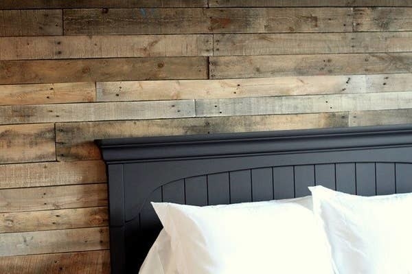 pallet wood on the wall