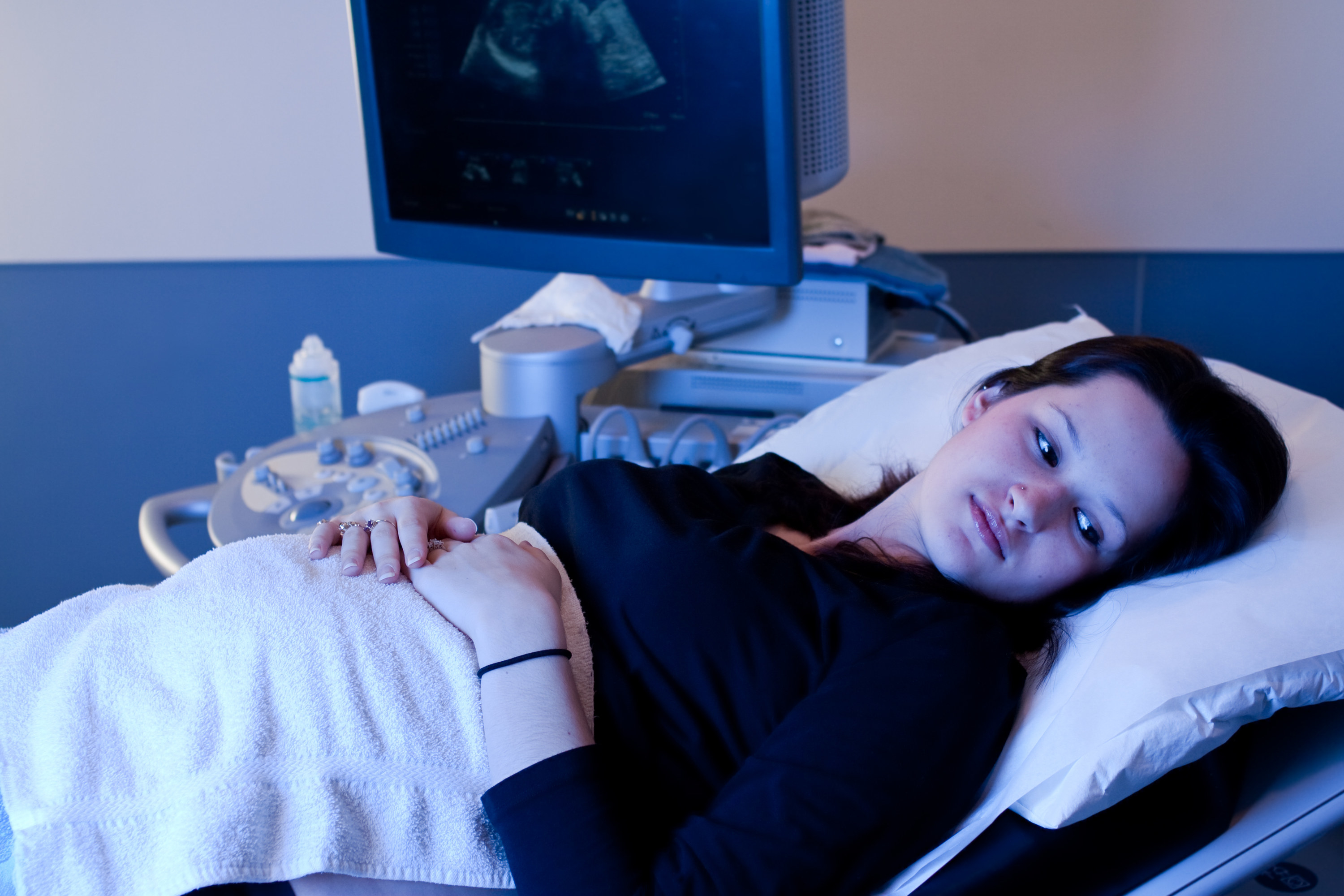 A pregnant woman at the doctor&#x27;s office