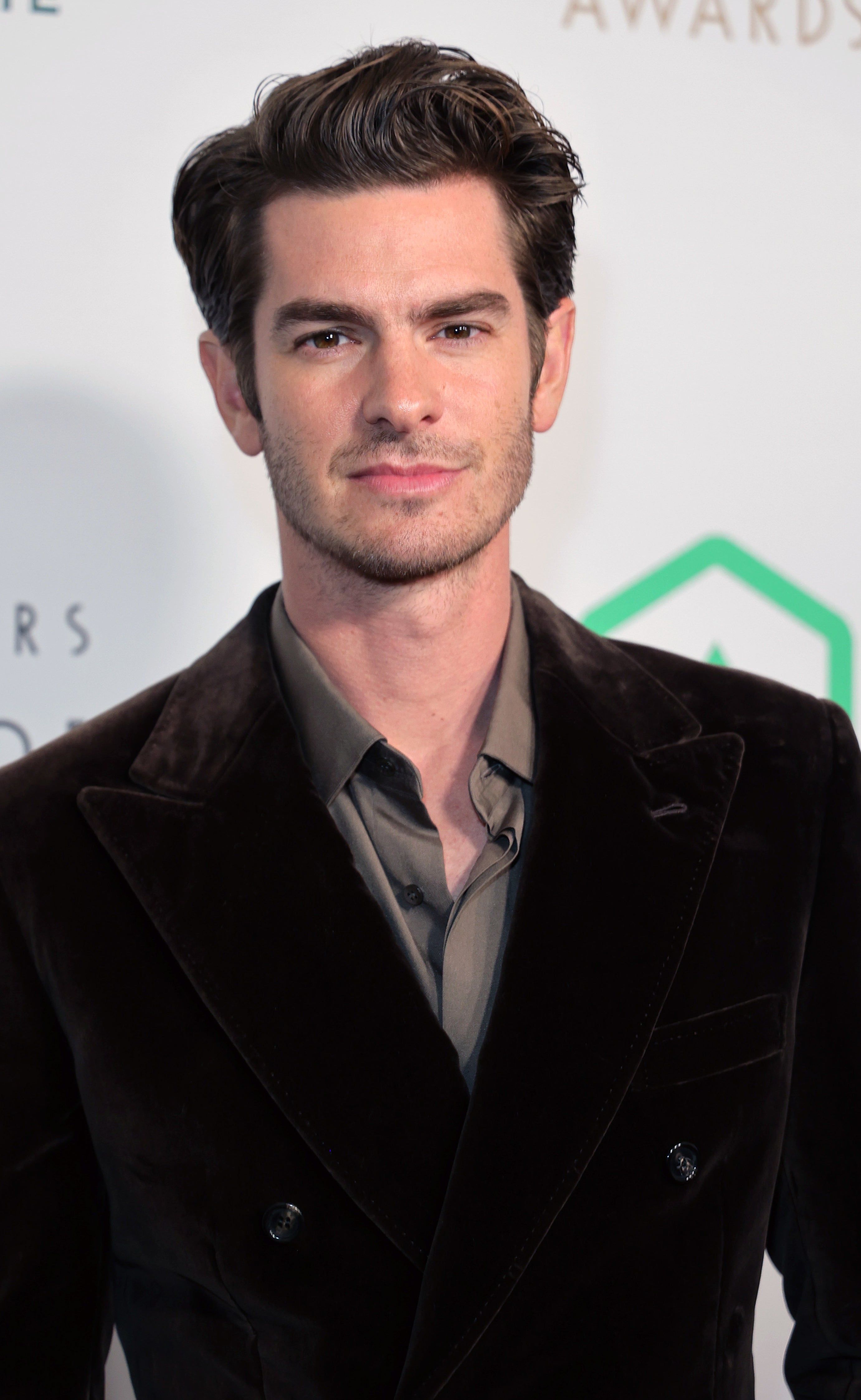 Andrew Garfield Defends Method Acting Recalls Starving Himself Of Sex And Food 7368